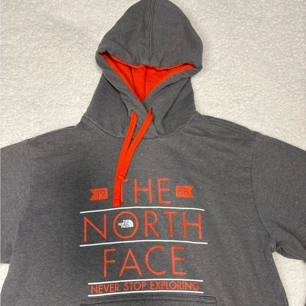 The North Face Men Gray Graphic Front Fleece Hoodie
